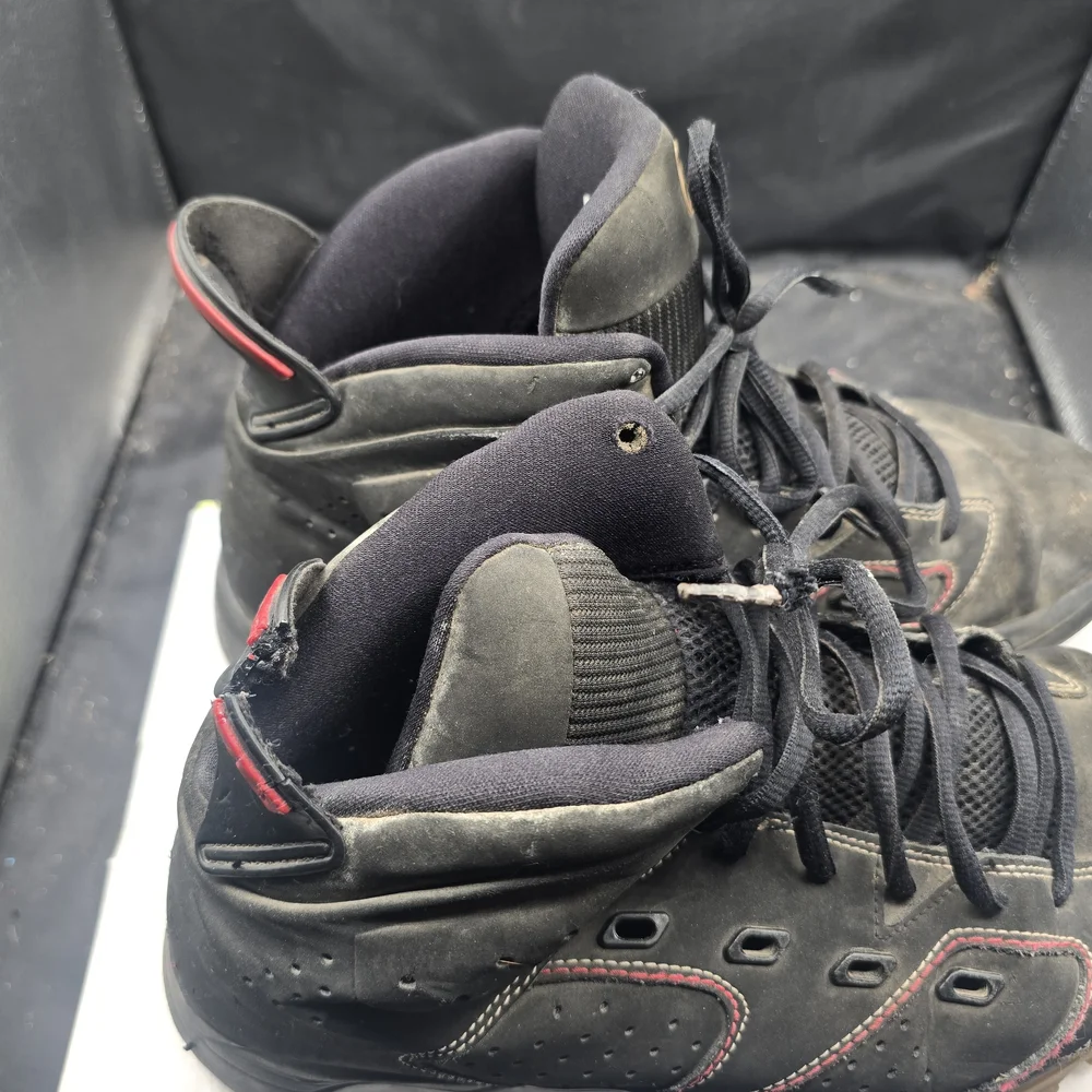 Nike Black‎ and Red Athletic Shoes